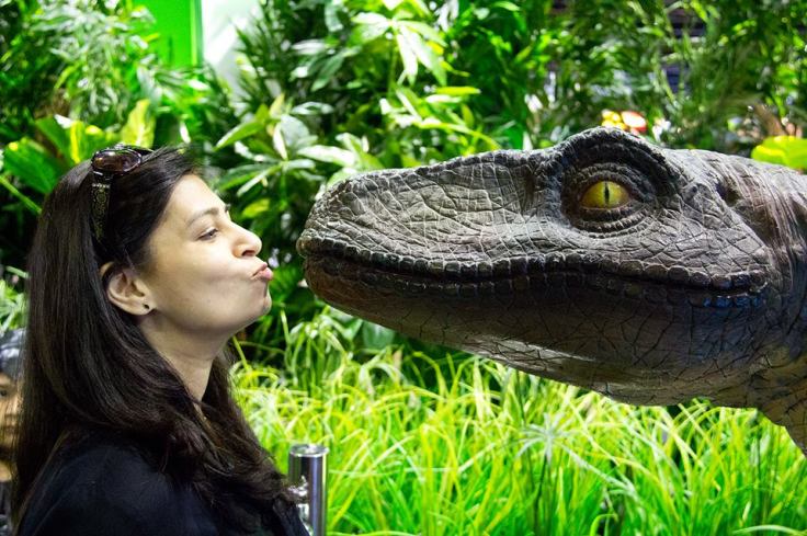 Kissing dinosaur