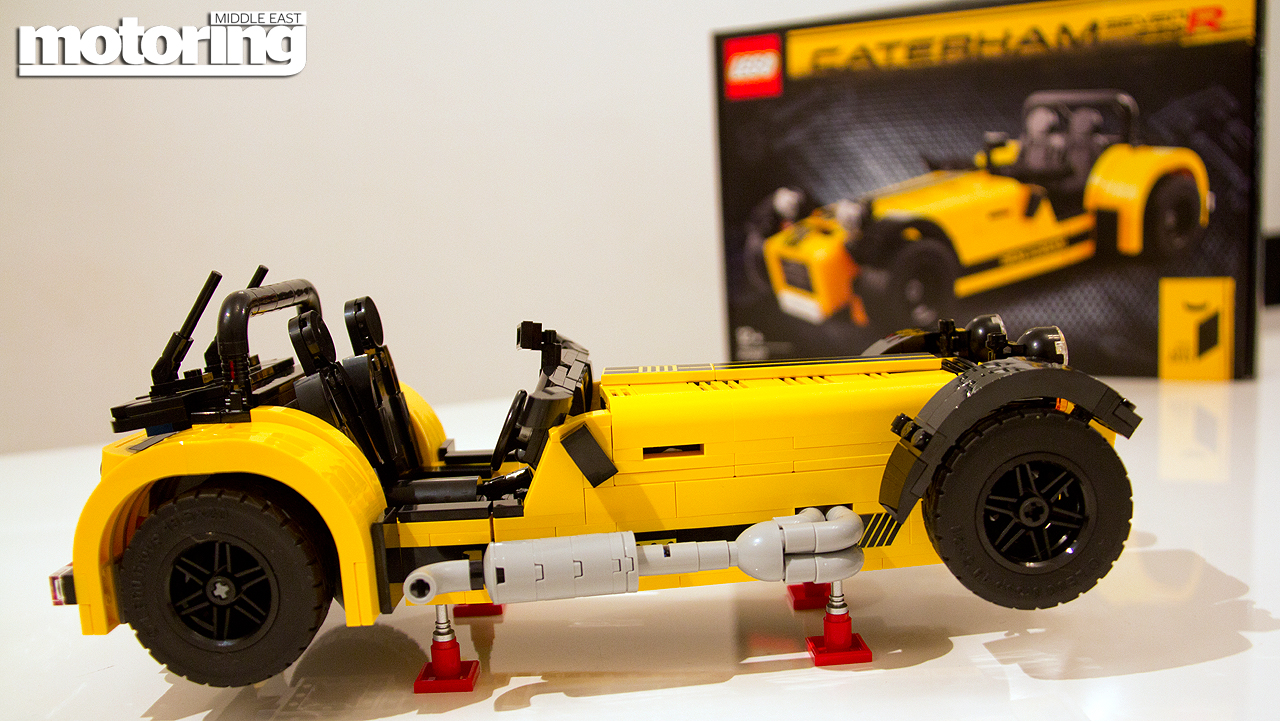 We build Lego Caterham 7 620R