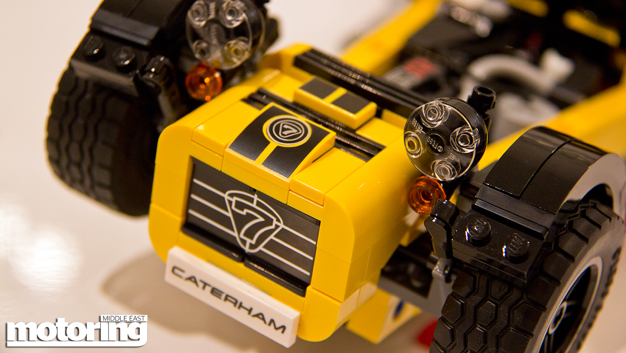 We build Lego Caterham 7 620R