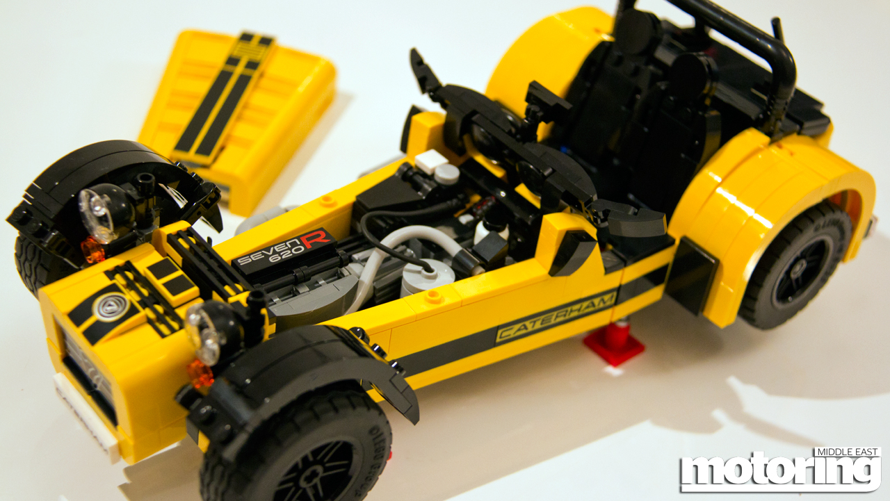 We build Lego Caterham 7 620R