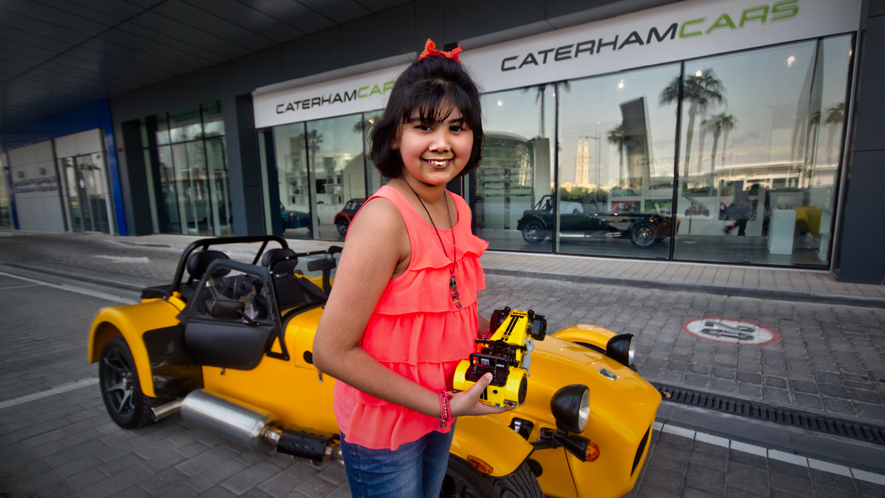 We build Lego Caterham 7 620R