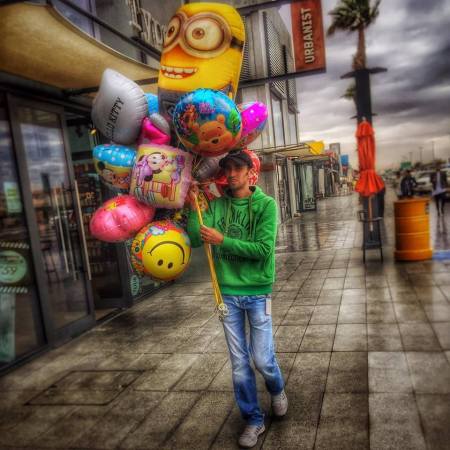 balloon seller